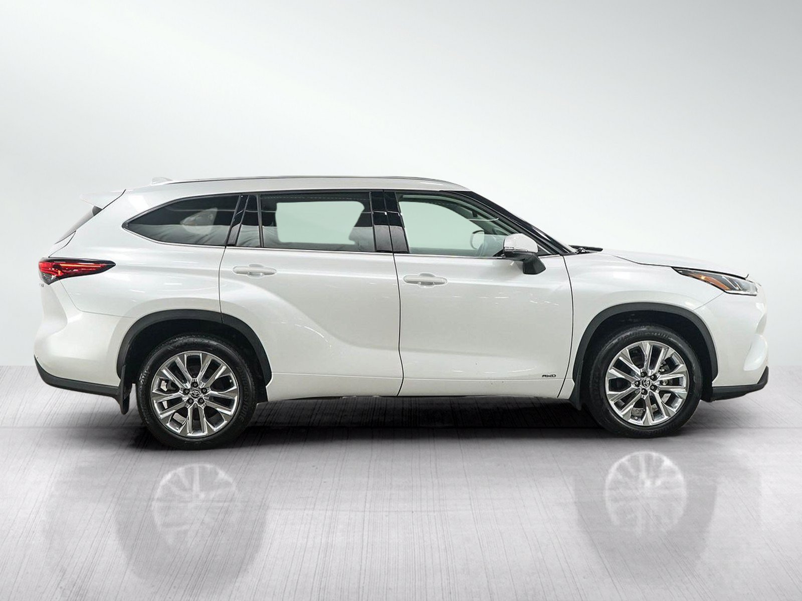 Used 2023 Toyota Highlander Limited AWD/4WD image 6