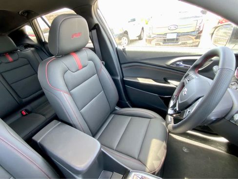 New 2026 Chevrolet Trax RS w/ Sunroof Package FWD image 24
