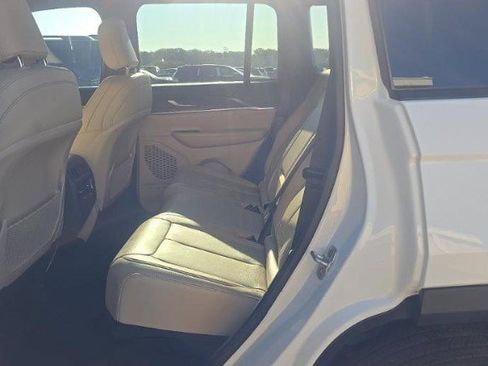 Used 2025 Jeep Grand Cherokee Limited AWD/4WD image 8