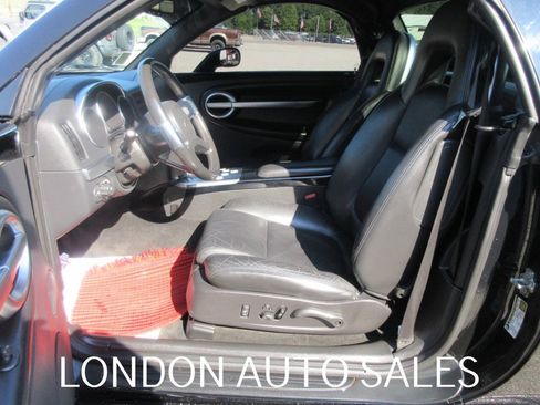 Used 2004 Chevrolet SSR w/ Preferred Equipment Group RWD image 13