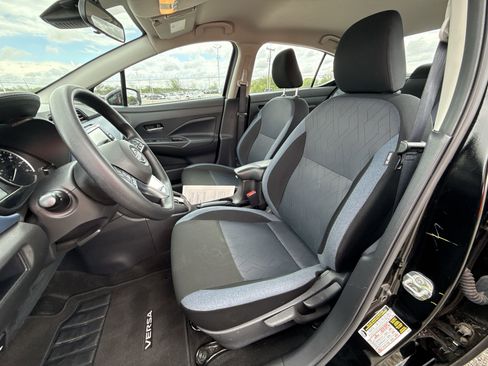 Used 2025 Nissan Versa SV FWD image 13