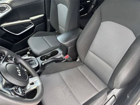 Used 2023 Kia Soul LX FWD image 11