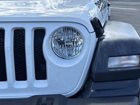 Used 2018 Jeep Wrangler Unlimited Sport S AWD/4WD image 10