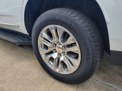 Used 2025 GMC Yukon Denali AWD/4WD image 4