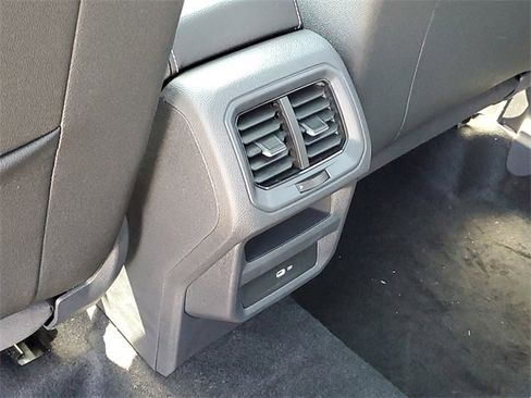 New 2025 Volkswagen Taos SE image 12