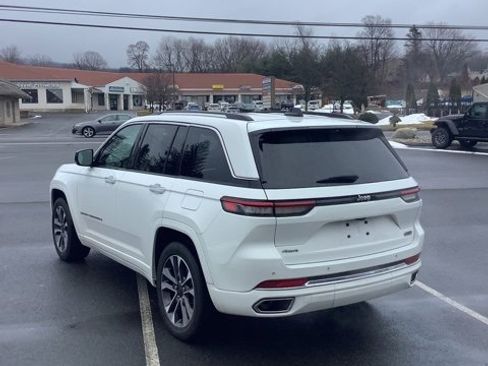 Used 2023 Jeep Grand Cherokee Overland w/ Luxury Tech Group IV image 6