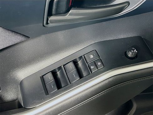 Certified 2024 Toyota Highlander LE image 17