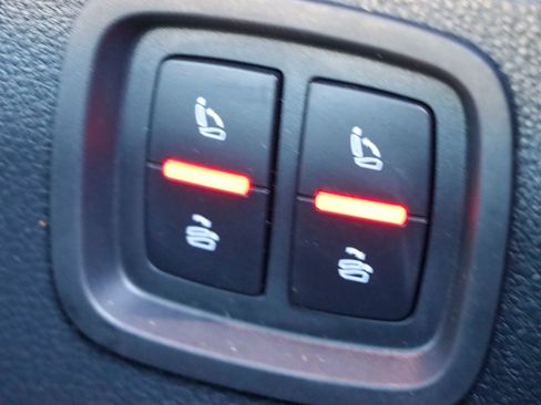 Used 2017 Audi Q7 3.0T Premium Plus w/ Premium Plus Package image 29