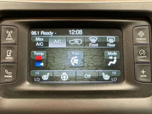Used 2016 Jeep Cherokee Latitude w/ Cold Weather Group AWD/4WD image 12
