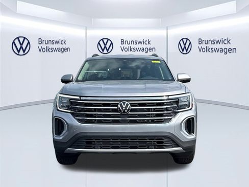 New 2026 Volkswagen Atlas SE image 2