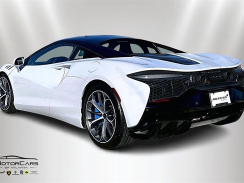 New 2026 McLaren Artura image 3