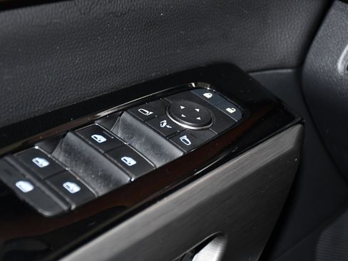 Used 2023 Nissan Pathfinder Platinum AWD/4WD image 36