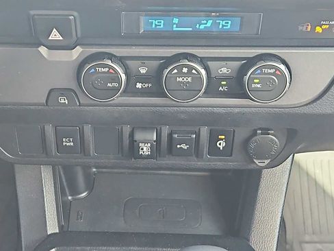 Used 2021 Toyota Tacoma TRD Sport image 16