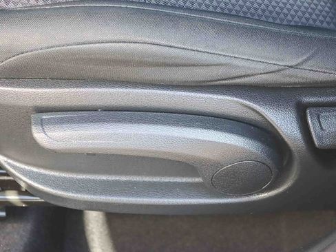 Used 2023 Kia Soul LX w/ LX Technology Package image 43