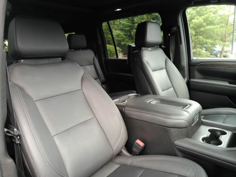 Certified 2023 Chevrolet Suburban Z71 w/ Luxury Package AWD/4WD image 19