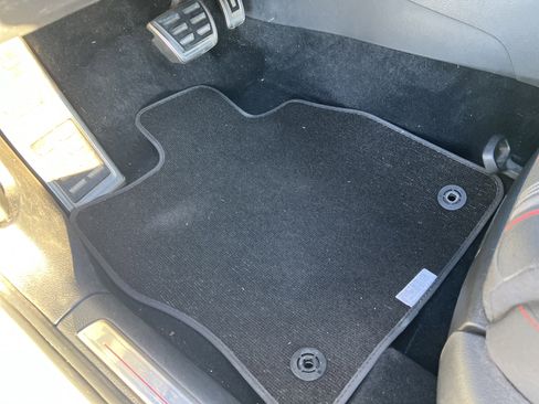 Used 2017 Volkswagen Golf S image 15