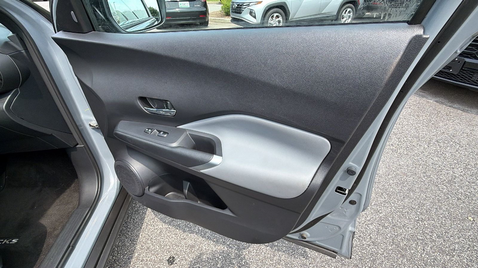 Used 2024 Nissan Kicks SR w/ SR Premium Package FWD image 18
