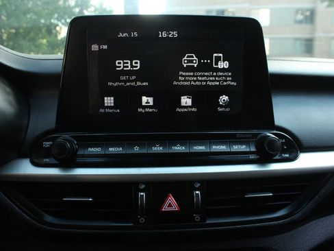 Used 2020 Kia Forte LXS FWD image 33