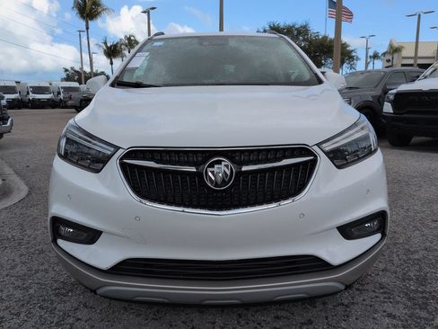 Used 2019 Buick Encore Essence w/ Safety Package II FWD image 3