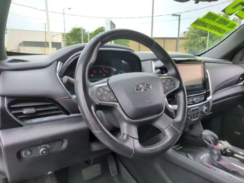 Used 2023 Chevrolet Traverse RS AWD/4WD image 29
