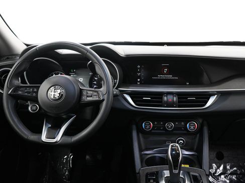 Used 2021 Alfa Romeo Stelvio Ti w/ Premium Package AWD/4WD image 8