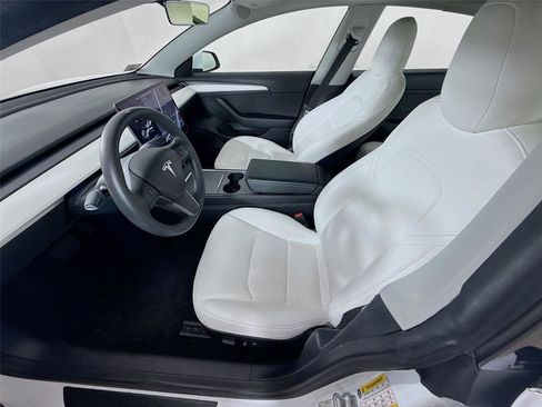 Used 2021 Tesla Model 3 Standard Range Plus RWD image 2