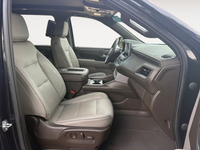 Used 2021 GMC Yukon XL SLT w/ SLT Premium Package AWD/4WD image 17