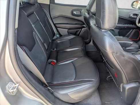 Used 2019 Jeep Compass Trailhawk w/ Leather Interior Group AWD/4WD image 18