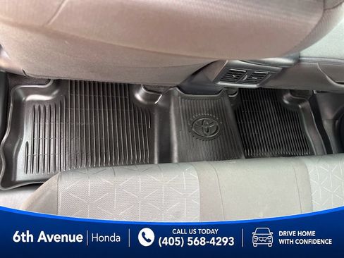 Used 2025 Toyota RAV4 XLE AWD/4WD image 19