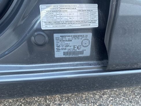 Used 2024 Nissan Versa SR image 16