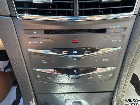 Used 2014 Lincoln MKT AWD w/ Equipment Group 201A image 27