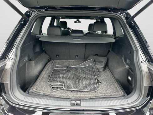 Certified 2024 Volkswagen Tiguan SEL R-Line AWD/4WD image 12