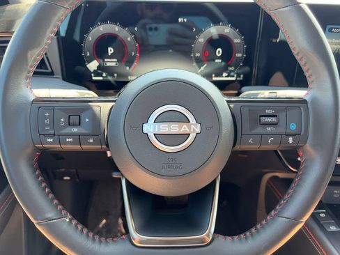 Used 2025 Nissan Kicks SR w/ SR Premium Package AWD/4WD image 11