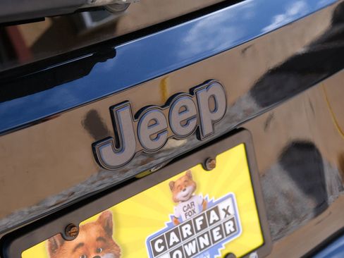 Used 2019 Jeep Renegade Trailhawk AWD/4WD image 18