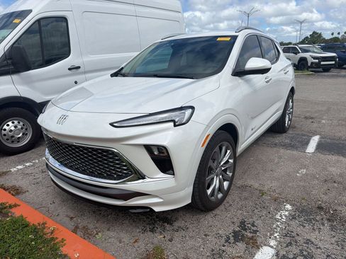 Used 2025 Buick Encore GX Avenir w/ Avenir Technology Package image 4