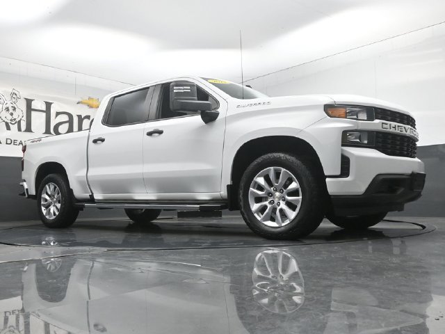 Used 2021 Chevrolet Silverado 1500 Custom w/ Custom Max Trailering Package AWD/4WD image 2