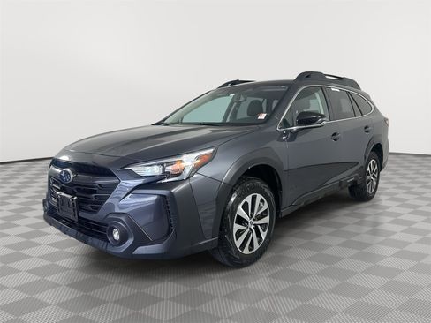 Used 2023 Subaru Outback Premium image 3