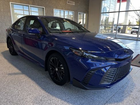 Certified 2025 Toyota Camry SE image 8