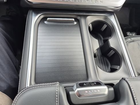 New 2026 Ford Expedition Platinum w/ Stealth Appearance Package image 32