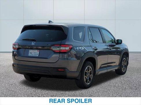 Used 2023 Honda Pilot LX image 7