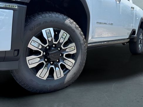 New 2026 GMC Sierra 2500 Denali w/ Denali Reserve Package AWD/4WD image 2