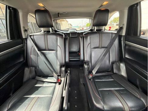 Used 2019 Toyota Highlander SE image 9