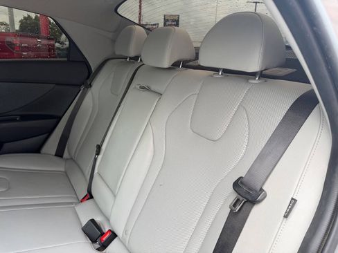 Used 2024 Hyundai Elantra Limited FWD image 21