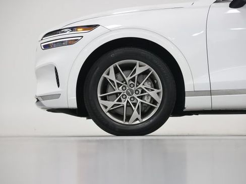 Used 2024 Genesis GV70 2.5T AWD/4WD image 11