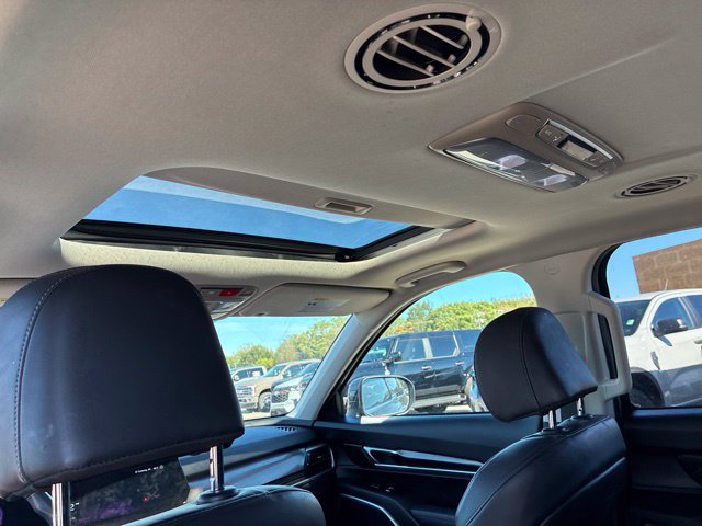 Used 2025 Kia Telluride S FWD image 8