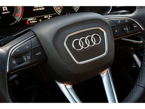 Used 2025 Audi Q7 3.0T Premium Plus AWD/4WD image 33