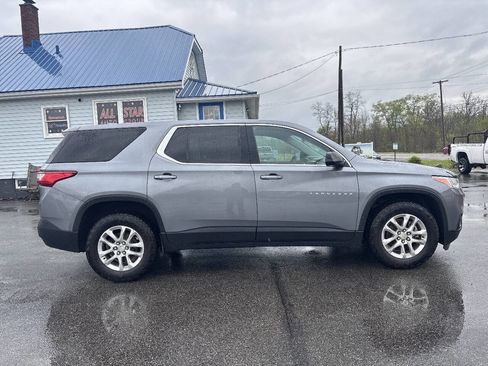 Used 2019 Chevrolet Traverse LS AWD/4WD image 9