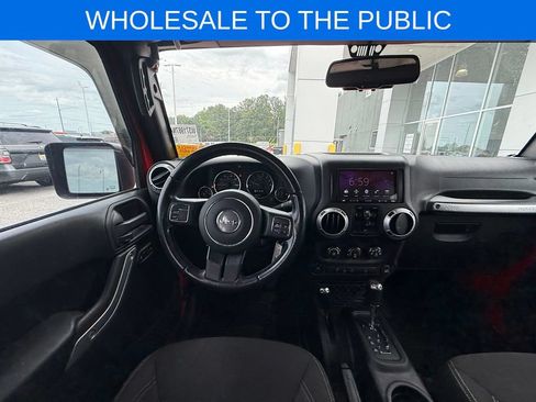 Used 2016 Jeep Wrangler Unlimited Sahara AWD/4WD image 6