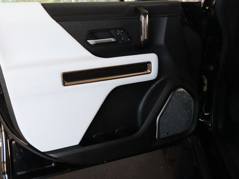 Used 2025 GMC Hummer EV 3X AWD/4WD image 19