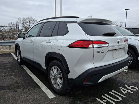 Used 2023 Toyota Corolla Cross LE w/ Moonroof Package image 3